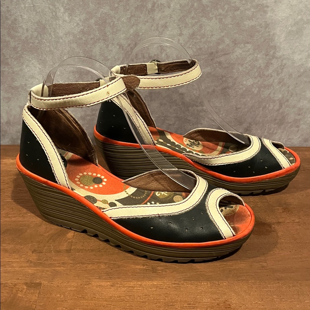 Fly London Black and Red Peep Toe Mary Jane Wedges size 39/8.5 - Picture 3 of 9